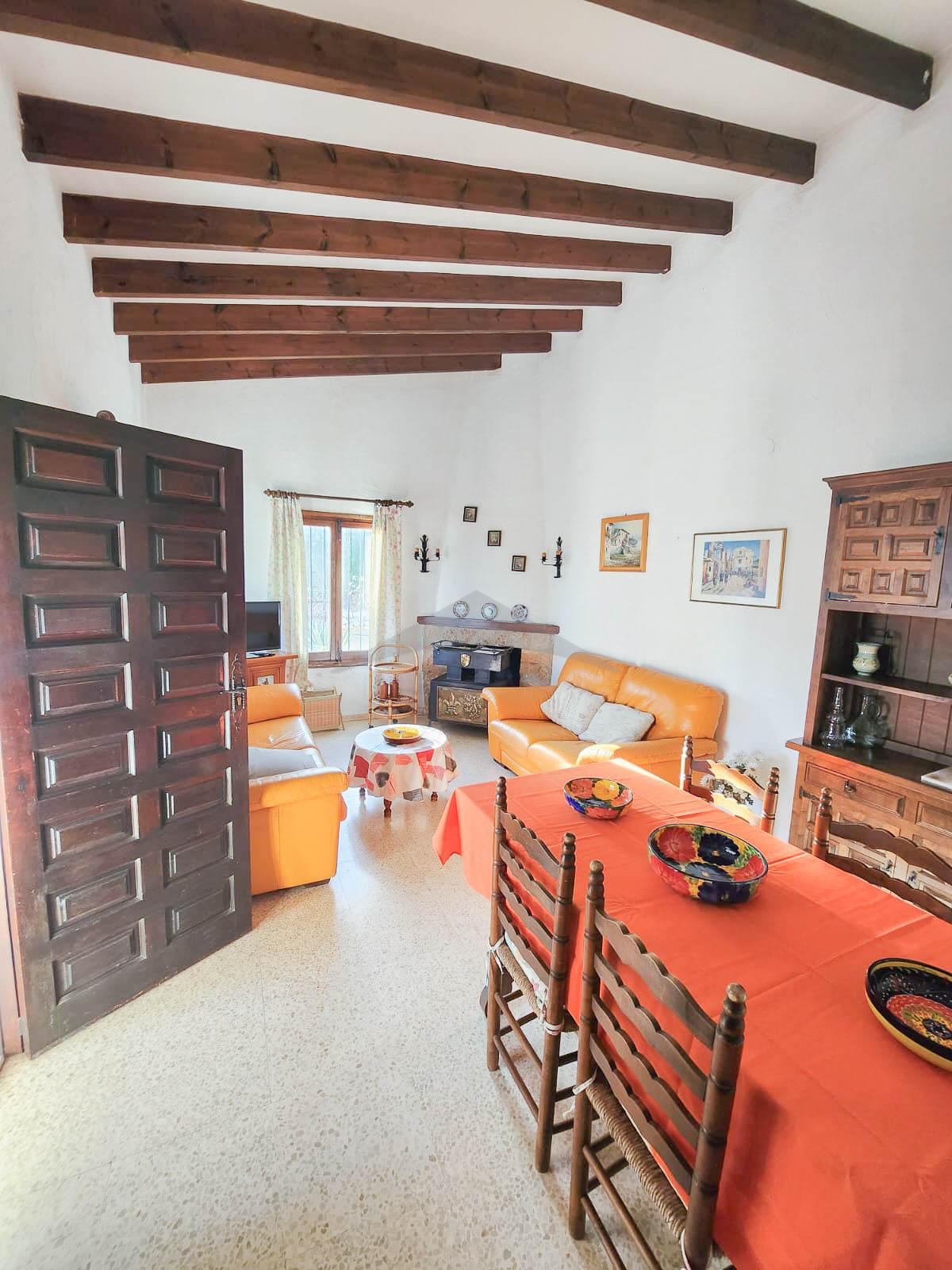 Villa met groot perceel te koop in Moraira